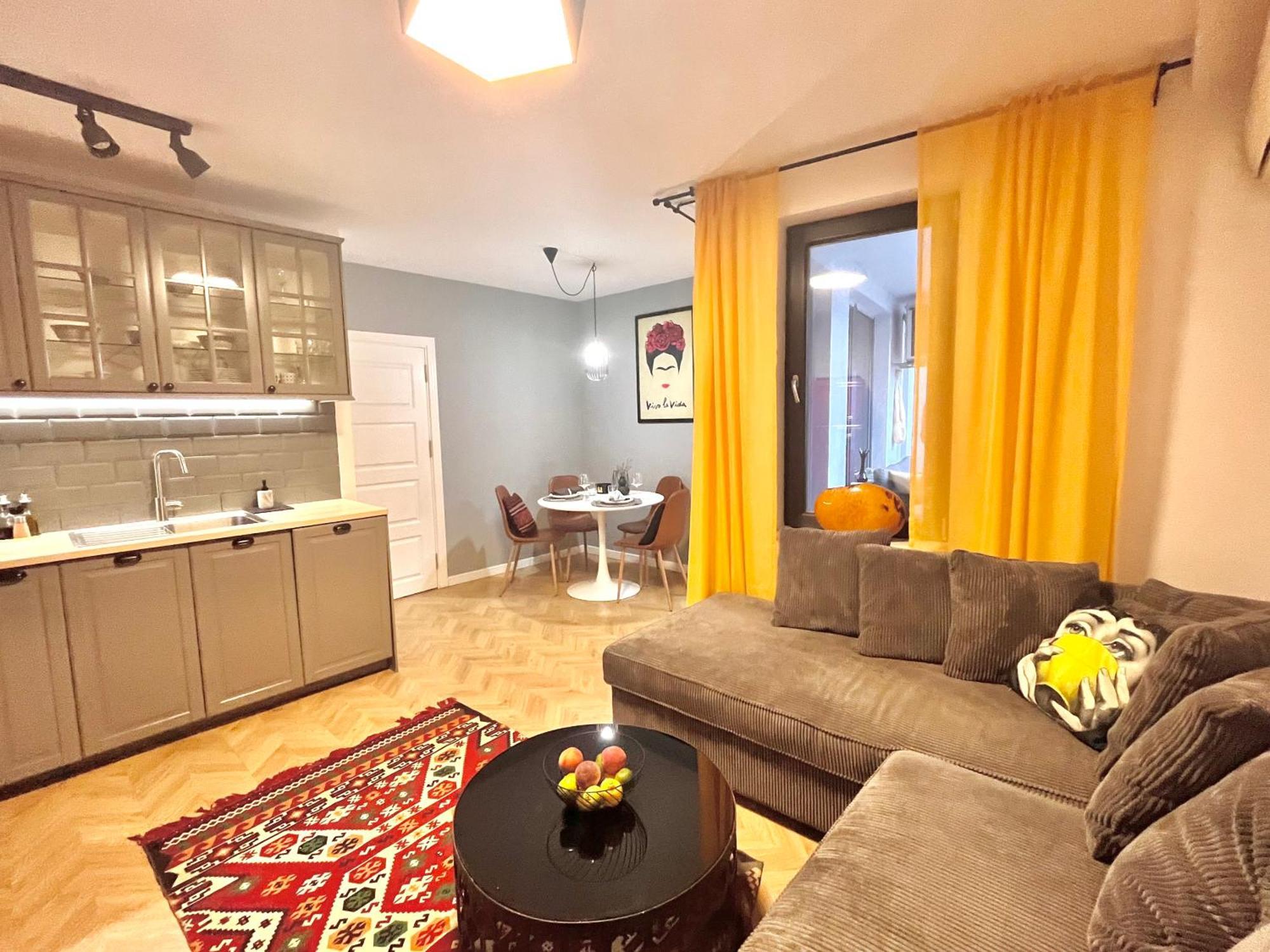 וארנה Opera Theatre Apartment With A Courtyard מראה חיצוני תמונה